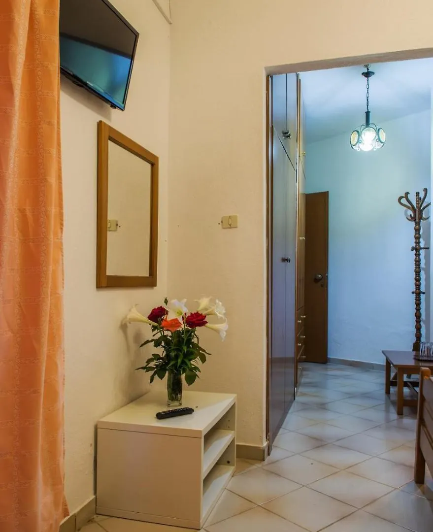 Hotel Stefani Sarti 2*,